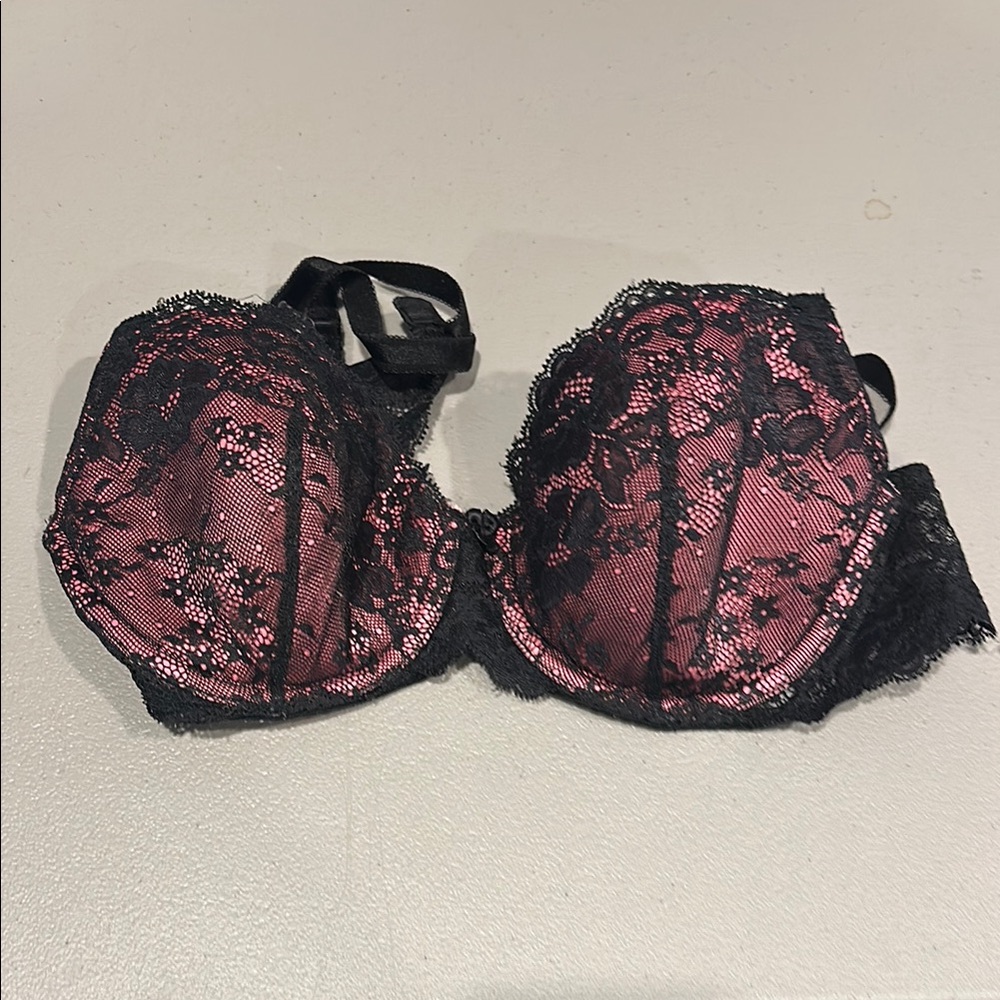 Black and Pink Lace Full-Coverage Bra with Adjustable Straps